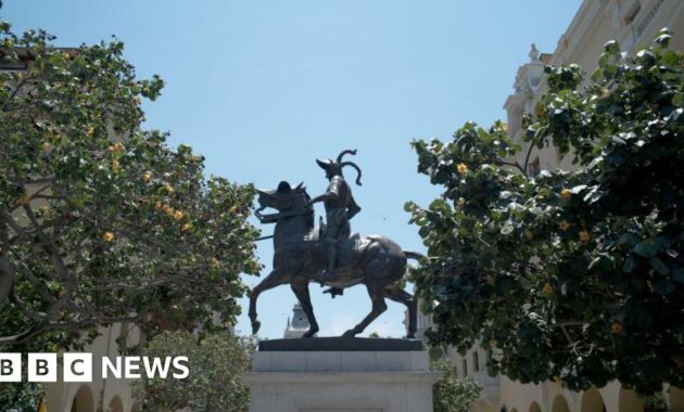 Statue of Spanish conquistador Pizarro returns to central Lima